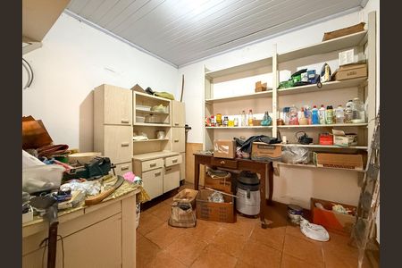Casa à venda com 170m², 2 quartos e 4 vagasQuarto de Serviço