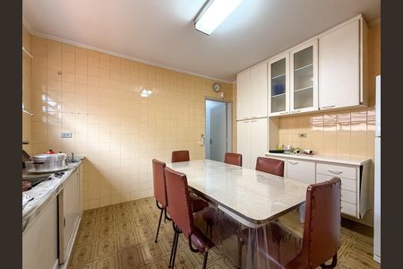 Casa à venda com 170m², 2 quartos e 4 vagasCozinha 