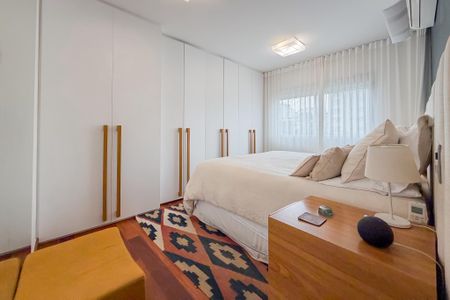 Apartamento à venda com 199m², 3 quartos e 3 vagas Apartamento à venda com 199m², 3 quartos e 3 vagasSuíte Master