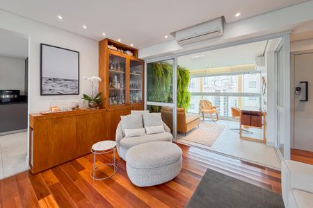 Apartamento à venda com 199m², 3 quartos e 3 vagas Apartamento à venda com 199m², 3 quartos e 3 vagasSala