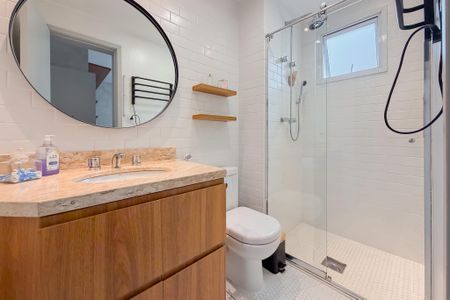 Apartamento à venda com 199m², 3 quartos e 3 vagas Apartamento à venda com 199m², 3 quartos e 3 vagasBanheiro da Suíte 1