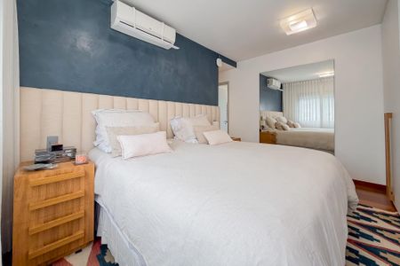 Apartamento à venda com 199m², 3 quartos e 3 vagas Apartamento à venda com 199m², 3 quartos e 3 vagasSuíte Master
