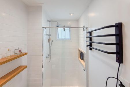 Apartamento à venda com 199m², 3 quartos e 3 vagas Apartamento à venda com 199m², 3 quartos e 3 vagasBanheiro da Suíte 2