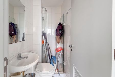 Apartamento à venda com 199m², 3 quartos e 3 vagas Apartamento à venda com 199m², 3 quartos e 3 vagasBanheiro de Serviço