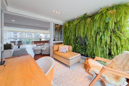Apartamento à venda com 199m², 3 quartos e 3 vagas Apartamento à venda com 199m², 3 quartos e 3 vagasEscritório