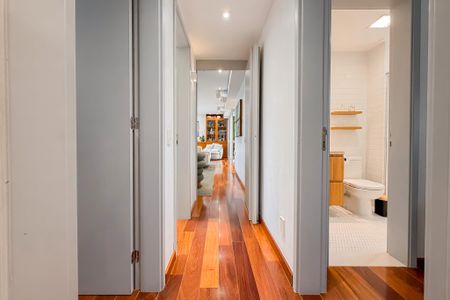 Apartamento à venda com 199m², 3 quartos e 3 vagas Apartamento à venda com 199m², 3 quartos e 3 vagasCorredor