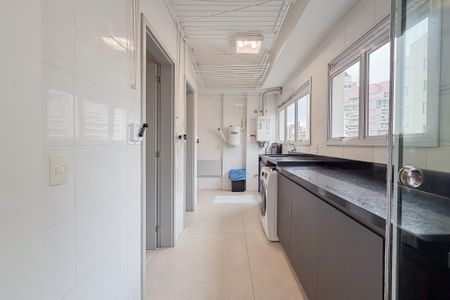 Apartamento à venda com 199m², 3 quartos e 3 vagas Apartamento à venda com 199m², 3 quartos e 3 vagasÁrea de Serviço