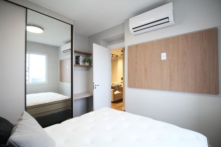 Quarto 1 de apartamento para alugar com 2 quartos, 44m² em Cidade Jardim, São Paulo
