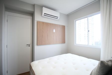 Quarto 1 de apartamento para alugar com 2 quartos, 44m² em Cidade Jardim, São Paulo