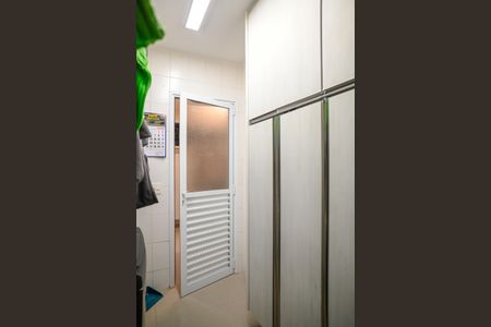 Apartamento à venda com 143m², 3 quartos e 3 vagas Apartamento à venda com 143m², 3 quartos e 3 vagasÁrea de Serviço