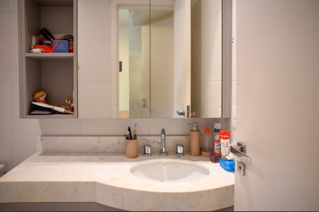 Apartamento à venda com 143m², 3 quartos e 3 vagas Apartamento à venda com 143m², 3 quartos e 3 vagasBanheiro Quarto 1 - Suite