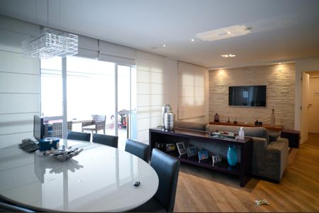 Apartamento à venda com 143m², 3 quartos e 3 vagas Apartamento à venda com 143m², 3 quartos e 3 vagasSala