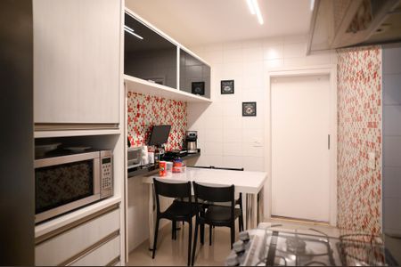 Apartamento à venda com 143m², 3 quartos e 3 vagas Apartamento à venda com 143m², 3 quartos e 3 vagasCozinha