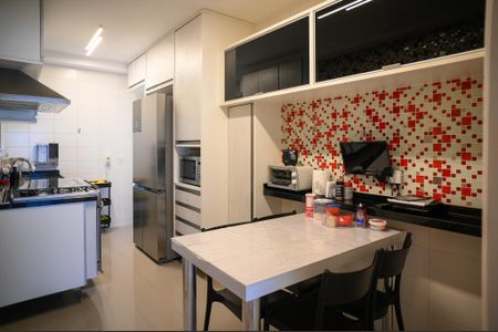 Apartamento à venda com 143m², 3 quartos e 3 vagas Apartamento à venda com 143m², 3 quartos e 3 vagasCozinha