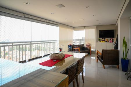 Apartamento à venda com 143m², 3 quartos e 3 vagas Apartamento à venda com 143m², 3 quartos e 3 vagasVaranda