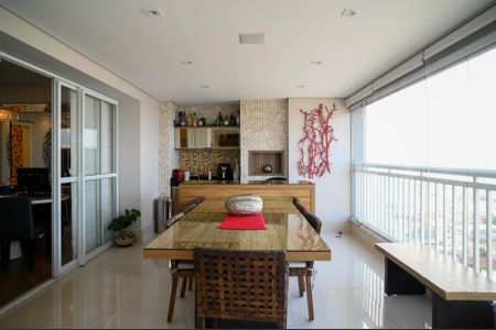 Apartamento à venda com 143m², 3 quartos e 3 vagas Apartamento à venda com 143m², 3 quartos e 3 vagasVaranda