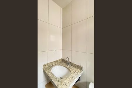 Banheiro de apartamento para alugar com 1 quarto, 25m² em Vila Sao Geraldo, São Paulo