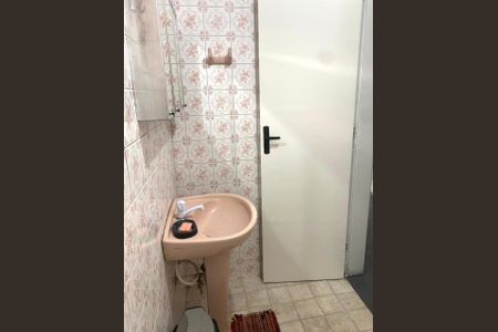 Casa para alugar com 100m², 2 quartos e sem vaga Casa para alugar com 100m², 2 quartos e sem vagaBanheiro