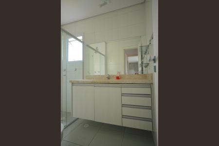 Apartamento à venda com 71m², 2 quartos e 2 vagasBanheiro da Suíte 