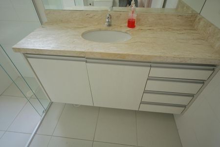 Apartamento à venda com 71m², 2 quartos e 2 vagasBanheiro da Suíte 