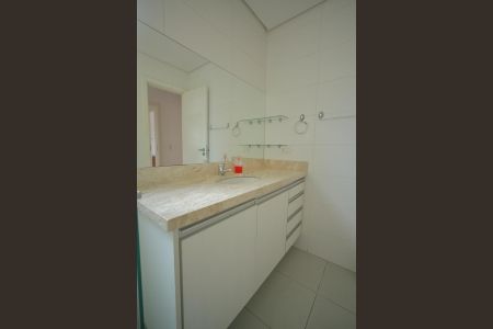 Apartamento à venda com 71m², 2 quartos e 2 vagasBanheiro da Suíte 