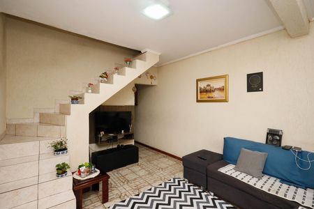 Casa à venda com 127m², 6 quartos e 2 vagas Casa à venda com 127m², 6 quartos e 2 vagasSala