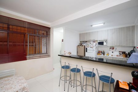 Casa à venda com 127m², 6 quartos e 2 vagas Casa à venda com 127m², 6 quartos e 2 vagasCopa e Cozinha