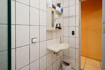 Casa à venda com 127m², 6 quartos e 2 vagas Casa à venda com 127m², 6 quartos e 2 vagasBanheiro 2