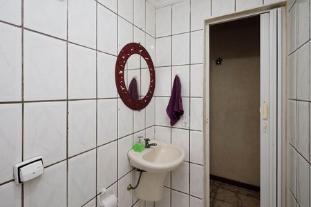 Casa à venda com 127m², 6 quartos e 2 vagas Casa à venda com 127m², 6 quartos e 2 vagasBanheiro 1