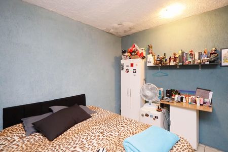 Casa à venda com 127m², 6 quartos e 2 vagas Casa à venda com 127m², 6 quartos e 2 vagasQuarto 1