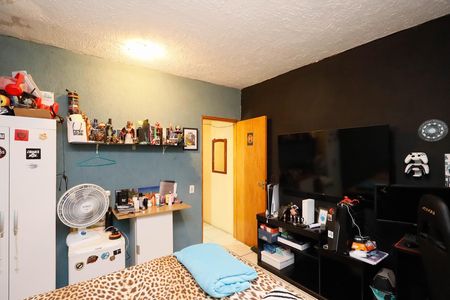 Casa à venda com 127m², 6 quartos e 2 vagas Casa à venda com 127m², 6 quartos e 2 vagasQuarto 1