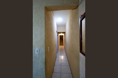 Casa à venda com 127m², 6 quartos e 2 vagas Casa à venda com 127m², 6 quartos e 2 vagasCorredor