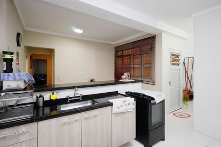 Casa à venda com 127m², 6 quartos e 2 vagas Casa à venda com 127m², 6 quartos e 2 vagasCopa e Cozinha