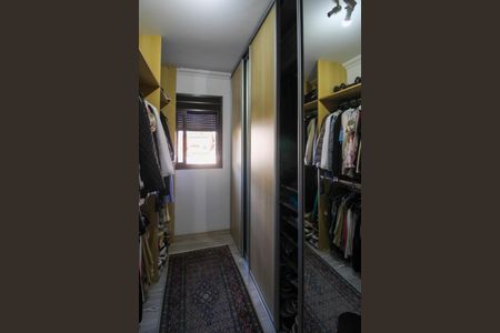 Apartamento à venda com 137m², 3 quartos e 3 vagas Apartamento à venda com 137m², 3 quartos e 3 vagasCloset Suíte 1