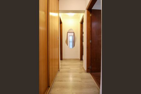 Apartamento à venda com 137m², 3 quartos e 3 vagas Apartamento à venda com 137m², 3 quartos e 3 vagasCloset da suítes