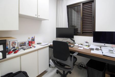 Apartamento à venda com 137m², 3 quartos e 3 vagas Apartamento à venda com 137m², 3 quartos e 3 vagasQuarto de Serviço