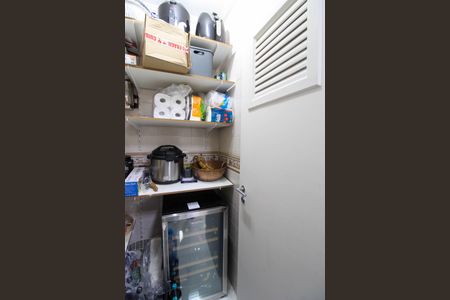 Apartamento à venda com 137m², 3 quartos e 3 vagas Apartamento à venda com 137m², 3 quartos e 3 vagasDespensa