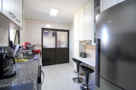 Apartamento à venda com 137m², 3 quartos e 3 vagas Apartamento à venda com 137m², 3 quartos e 3 vagasCozinha