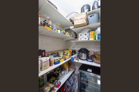 Apartamento à venda com 137m², 3 quartos e 3 vagas Apartamento à venda com 137m², 3 quartos e 3 vagasDespensa