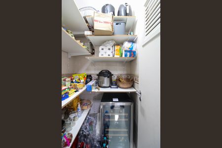 Apartamento à venda com 137m², 3 quartos e 3 vagas Apartamento à venda com 137m², 3 quartos e 3 vagasDespensa