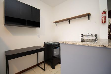 Cozinha de kitnet/studio para alugar com 1 quarto, 23m² em Ca 5, Brasília