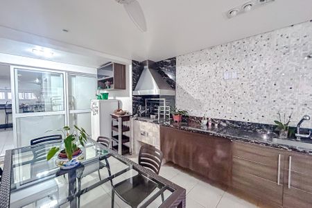 Apartamento à venda com 243m², 4 quartos e 4 vagasVaranda