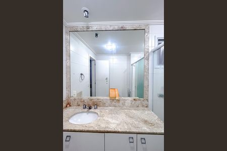 Apartamento à venda com 243m², 4 quartos e 4 vagasBanheiro da Suíte 4