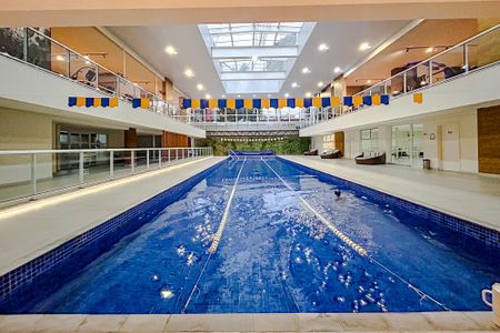 Apartamento à venda com 243m², 4 quartos e 4 vagasÁrea comum - Piscina