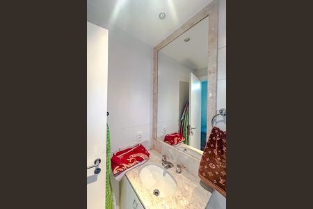 Apartamento à venda com 243m², 4 quartos e 4 vagasBanheiro da Suíte 3