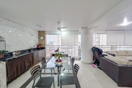 Apartamento à venda com 243m², 4 quartos e 4 vagasVaranda