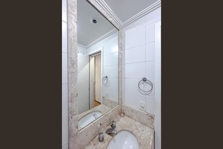 Apartamento à venda com 243m², 4 quartos e 4 vagasBanheiro da Suíte 2