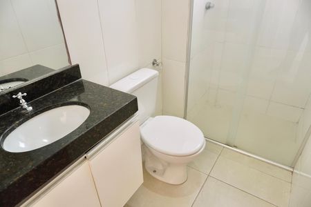 Apartamento à venda com 65m², 2 quartos e 2 vagas Apartamento à venda com 65m², 2 quartos e 2 vagasBanheiro da Suíte