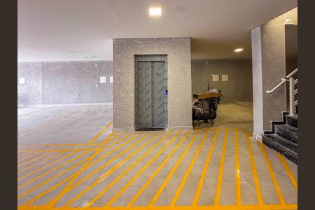 Apartamento à venda com 85m², 2 quartos e 1 vaga Apartamento à venda com 85m², 2 quartos e 1 vagaElevador