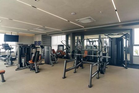 Studio à venda com 33m², 1 quarto e sem vaga Studio à venda com 33m², 1 quarto e sem vagaGinásio com equipamentos de treino e iluminação adequada.